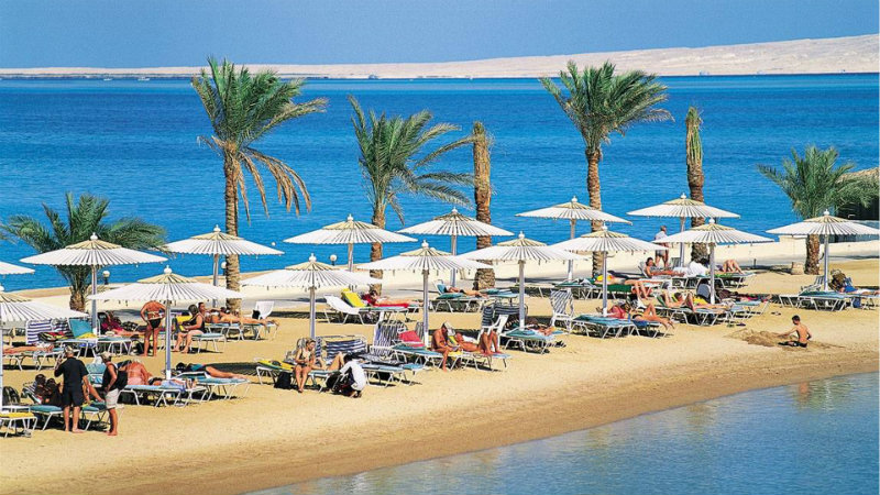World___Egypt_Golden_Beach_in_the_resort_of_Hurghada__Egypt_066387_