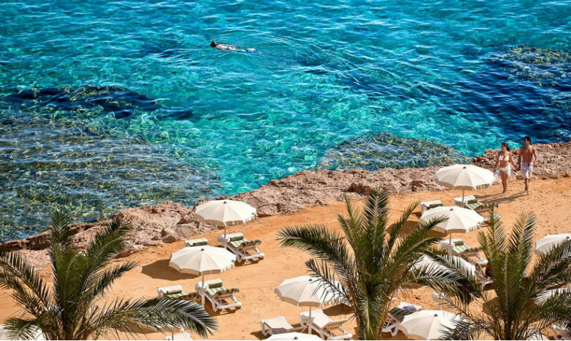 World___Egypt_Winter_holiday_on_the_beach_in_the_resort_of_Hurghada__Egy